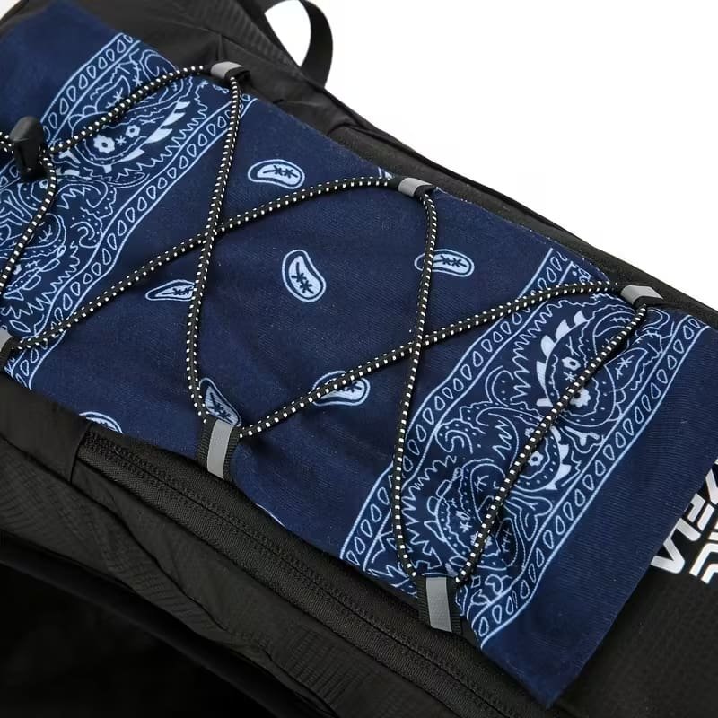 Mochila de hidratación con bolsa de agua de 2 litros, diseño deportivo ideal para ciclismo y actividades al aire libre.